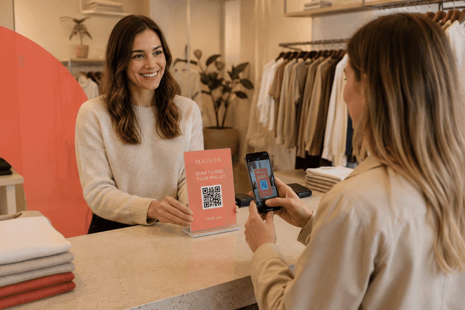 Een klant scant een QR-code om een Wallet-pass toe te voegen